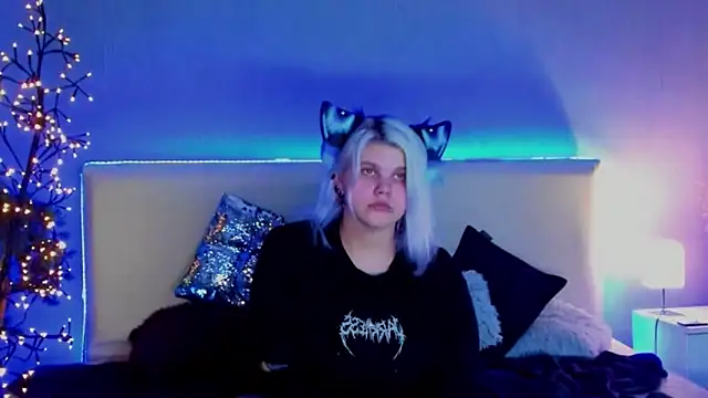 JoannLowe online show from March 5, 7:17 pm