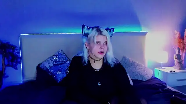 JoannLowe online show from March 10, 11:27 pm