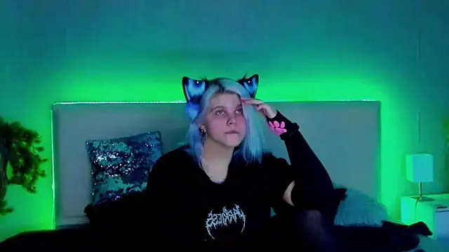 JoannLowe online show from March 5, 1:21 am