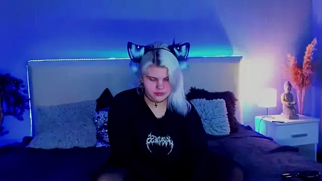 JoannLowe online show from March 16, 9:16 pm