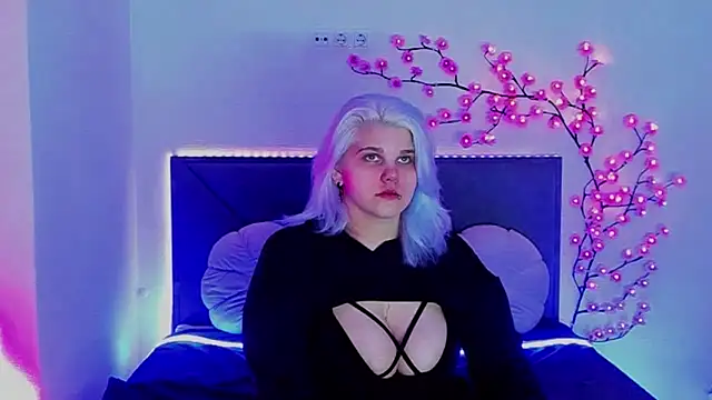 JoannLowe online show from April 15, 7:58 pm