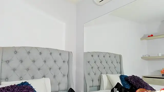 TianaReedd online show from October 13, 1:02 pm