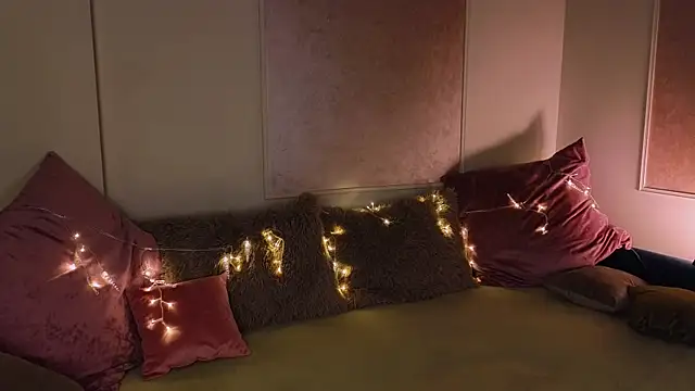 tomorrows day online show from November 29, 9:15 pm