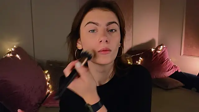 tomorrows day online show from November 28, 9:15 pm