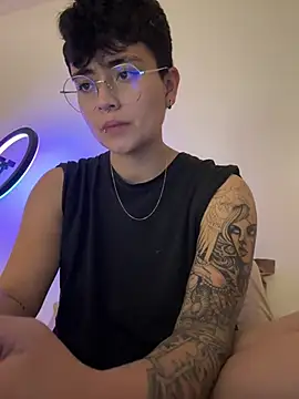 Ashley Chriss online show from March 9, 9:03 pm