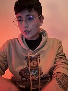 Ashley Chriss online show from January 24, 7:41 am
