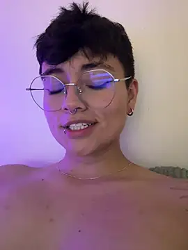 Ashley Chriss online show from February 22, 6:17 am
