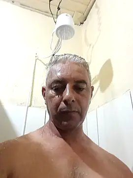 gordonunes online show from December 2, 1:39 am