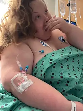 Snapshot of _GodessIsabella_97 chatting on November 27, 9:43 am GodessIsabella 97 online show from November 27, 9:43 am