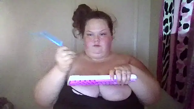Snapshot of _GodessIsabella_97 chatting on August 1, 11:30 am GodessIsabella 97 online show from August 1, 11:30 am