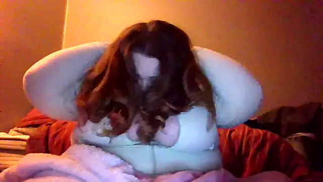 Snapshot of _GodessIsabella_97 chatting on December 15, 7:36 am GodessIsabella 97 online show from December 15, 7:36 am