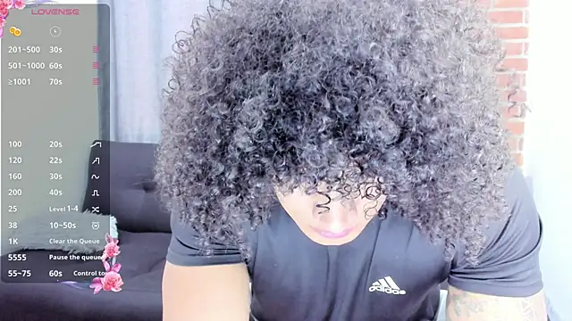 curly muscle online show from February 8, 9:04 pm
