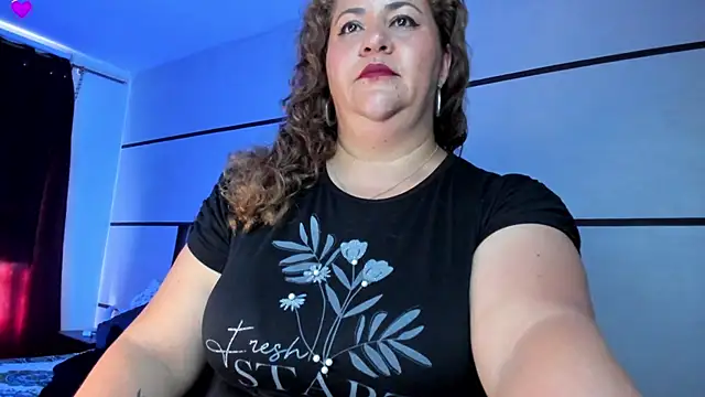 nathylovexx online show from February 12, 4:00 pm