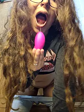 LineaDemie online show from November 11, 6:14 pm