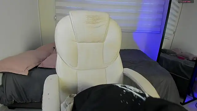 Catyloves online show from November 26, 9:48 pm