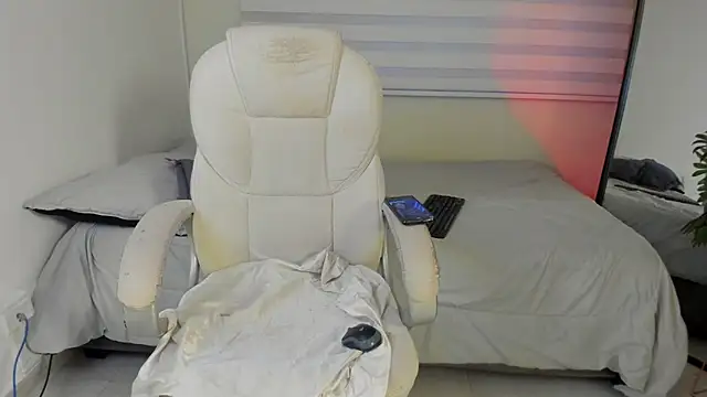 Catyloves online show from December 20, 10:23 pm