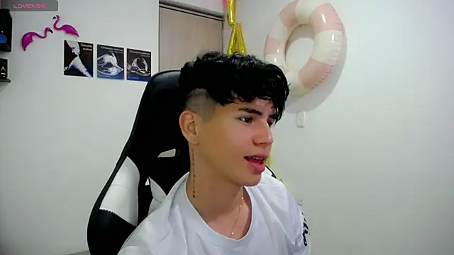 Snapshot of Tayson_Rivers chatting on September 22, 1:33 am Tayson Rivers online show from September 22, 1:33 am