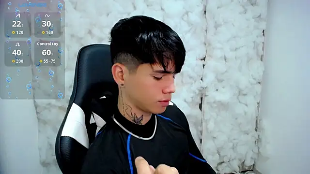 Snapshot of Tayson_Rivers chatting on November 24, 8:09 pm Tayson Rivers online show from November 24, 8:09 pm