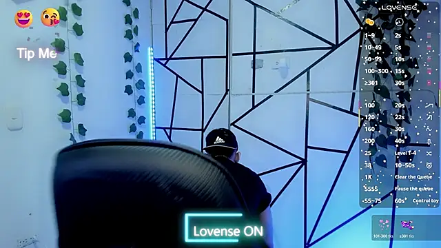 Tayson Rivers online show from May 28, 4:09 am