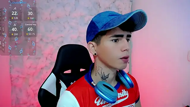 Snapshot of Tayson_Rivers chatting on November 10, 7:41 pm Tayson Rivers online show from November 10, 7:41 pm