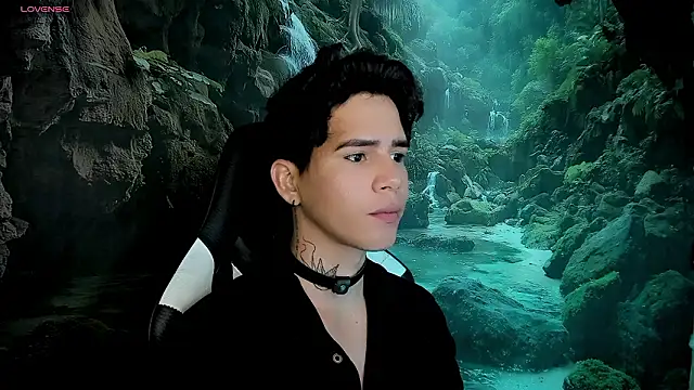 Snapshot of Tayson_Rivers chatting on February 17, 1:25 am Tayson Rivers online show from February 17, 1:25 am