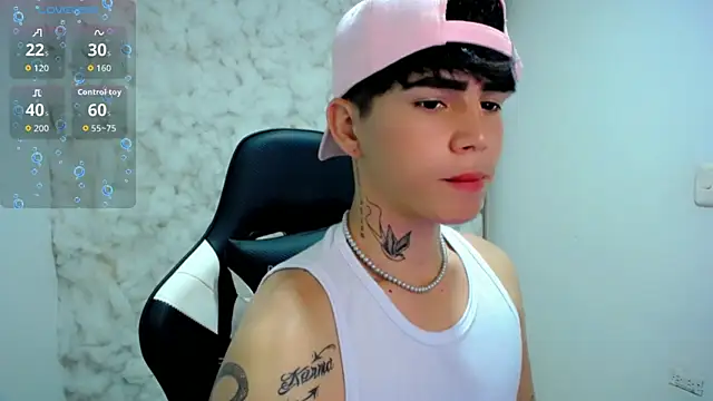 Snapshot of Tayson_Rivers chatting on November 15, 2:26 am Tayson Rivers online show from November 15, 2:26 am