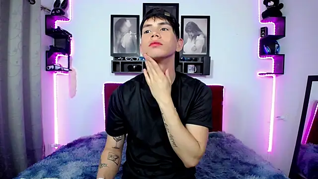 Snapshot of Tayson_Rivers chatting on January 29, 7:22 pm Tayson Rivers online show from January 29, 7:22 pm