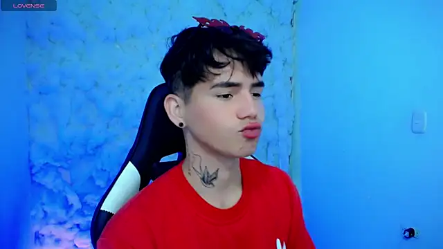 Snapshot of Tayson_Rivers chatting on November 5, 6:33 pm Tayson Rivers online show from November 5, 6:33 pm