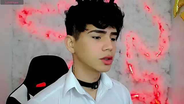 Snapshot of Tayson_Rivers chatting on October 2, 12:19 pm Tayson Rivers online show from October 2, 12:19 pm