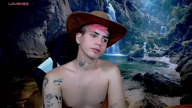 Snapshot of Tayson_Rivers chatting on February 3, 6:33 am Tayson Rivers online show from February 3, 6:33 am