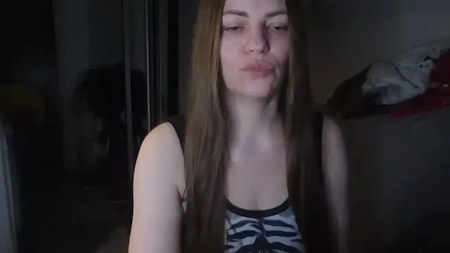 Snapshot of AnnaDiamond1 chatting on April 23, 10:33 pm AnnaDiamond1 online show from April 23, 10:33 pm