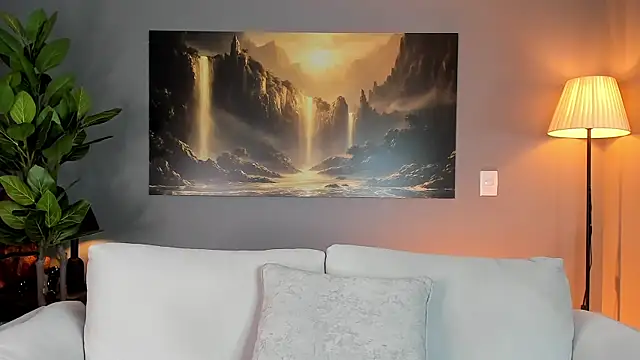 Snapshot of ApoloMakris chatting on April 8, 8:21 pm ApoloMakris online show from April 8, 8:21 pm