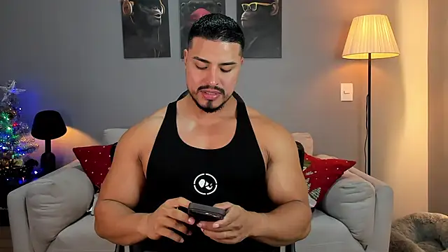 Snapshot of ApoloMakris chatting on December 5, 8:28 pm ApoloMakris online show from December 5, 8:28 pm