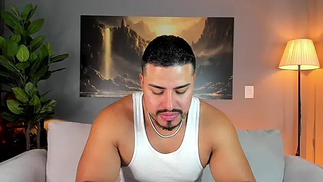 Snapshot of ApoloMakris chatting on April 9, 7:09 pm ApoloMakris online show from April 9, 7:09 pm