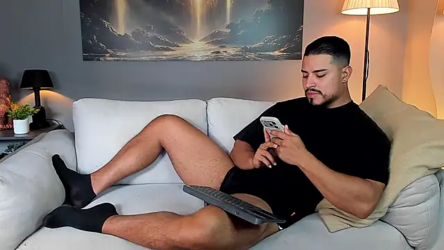 ApoloMakris online show from June 10, 8:10 pm