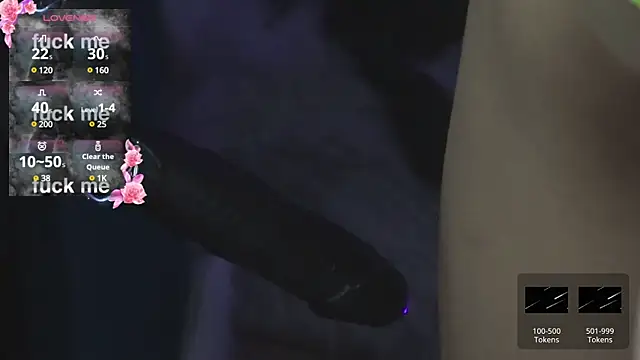 Snapshot of BrianaGolddenn chatting on February 1, 7:13 pm BrianaGolddenn online show from February 1, 7:13 pm