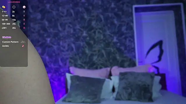 BrianaGolddenn online show from February 10, 5:23 pm