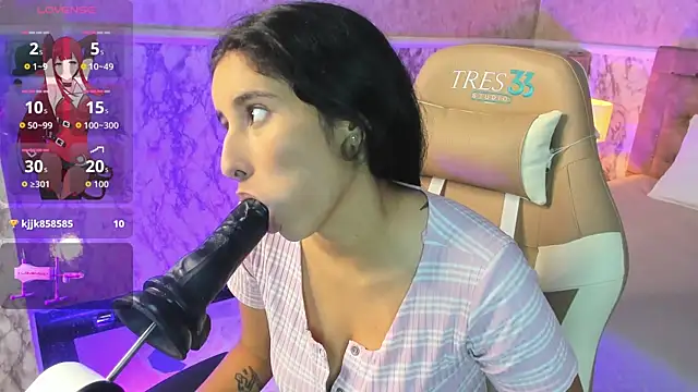 VICTORIA HOUSTON online show from November 2, 1:38 pm