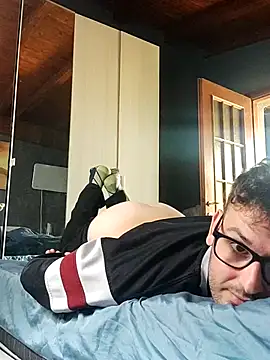 Snapshot of TheKing966 chatting on February 26, 12:38 pm TheKing966 online show from February 26, 12:38 pm