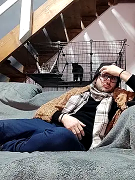 Snapshot of TheKing966 chatting on February 2, 7:46 pm TheKing966 online show from February 2, 7:46 pm