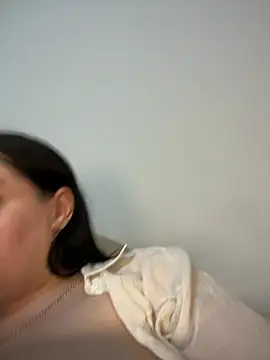 Snapshot of Evelinia chatting on February 20, 8:14 pm Evelinia online show from February 20, 8:14 pm