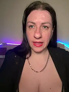Evelinia online show from May 4, 3:48 pm