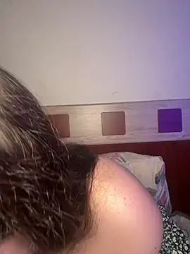 Evelinia online show from May 21, 3:31 pm