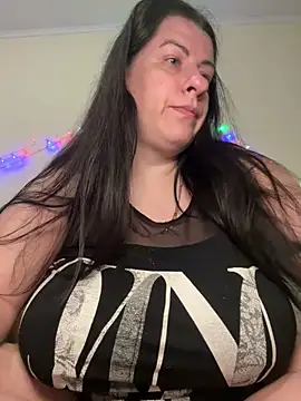 Evelinia online show from April 3, 3:18 pm