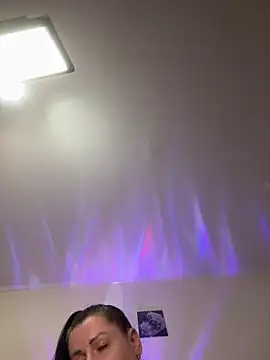 Evelinia online show from December 17, 4:34 pm