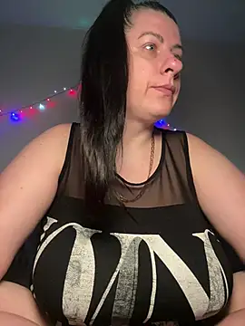 Evelinia online show from April 8, 3:13 pm