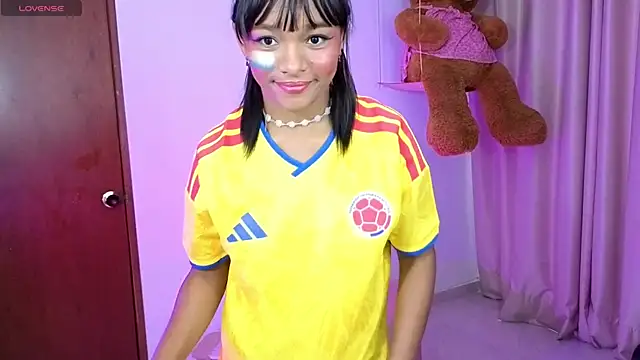 Snapshot of KaattySweet_ chatting on June 17, 7:35 pm KaattySweet online show from June 17, 7:35 pm