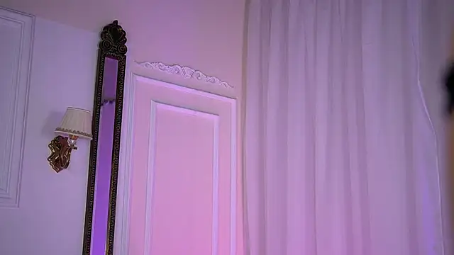 AdelineKing online show from March 18, 5:45 am