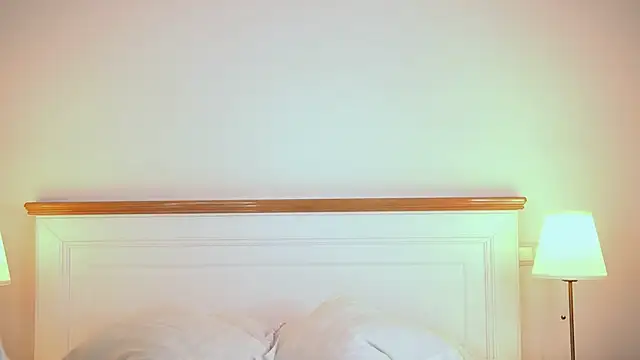 Snapshot of AdelineKing chatting on June 25, 1:36 am AdelineKing online show from June 25, 1:36 am