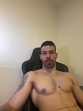 Snapshot of prince-roludo chatting on January 4, 2:04 pm prince-roludo online show from January 4, 2:04 pm